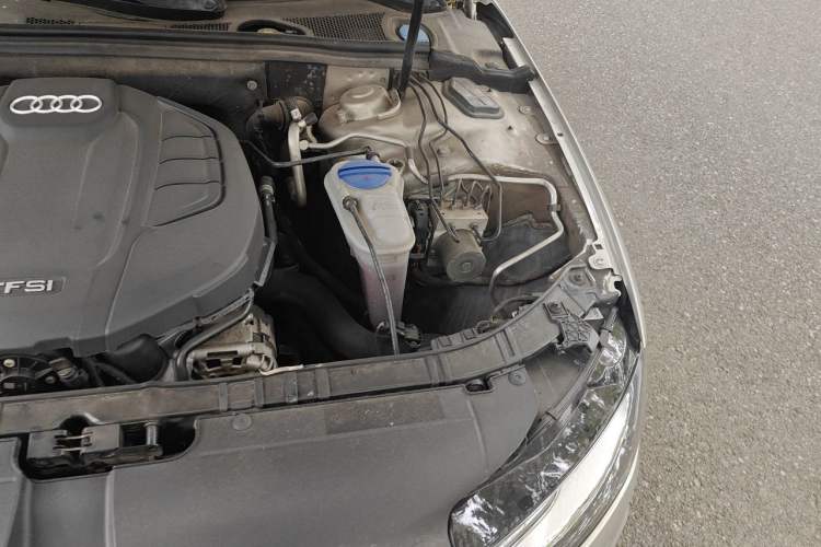 Used Audi A4L 2015 35 TFSI Automatic Comfort Model Engine Bay Left