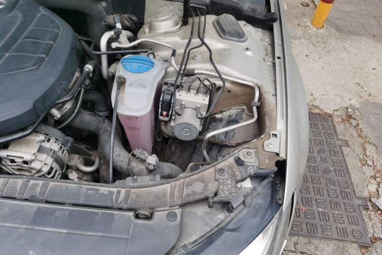 Used Audi A4L 2015 35 TFSI Automatic Standard Model Engine Bay Left