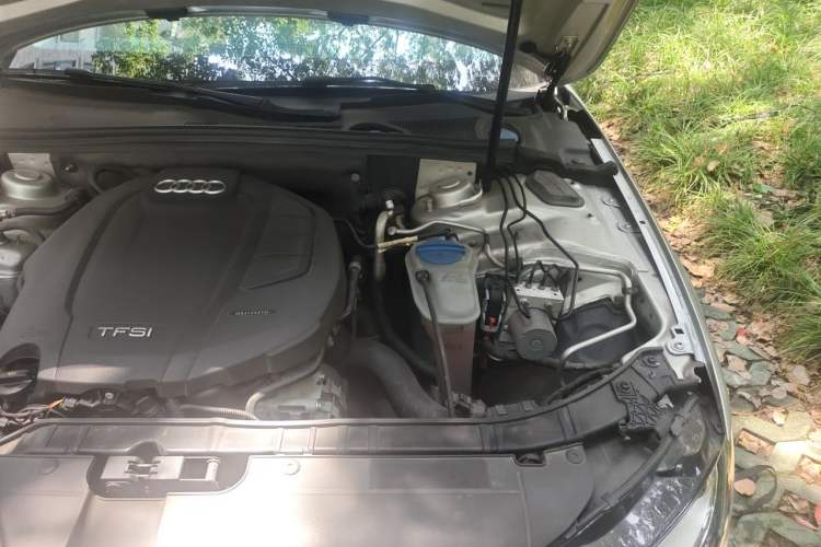 Used Audi A4L 2015 35 TFSI Automatic Comfort Model Engine Bay Left