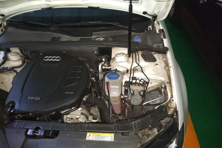 Used Audi A4L 2015 35 TFSI Automatic Comfort Model Engine Bay Left