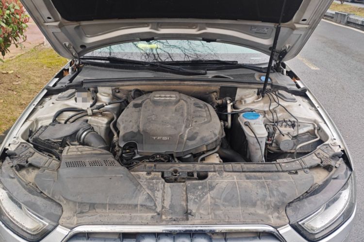 Used Audi A4L 2015 35 TFSI Automatic Standard Model Engine Bay
