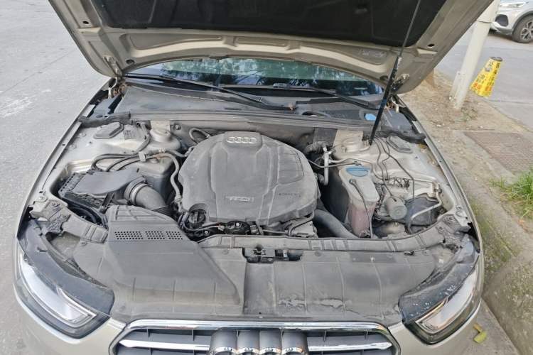 Used Audi A4L 2015 35 TFSI Automatic Standard Model Engine Bay