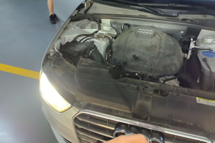Used Audi A4L 2015 35 TFSI Automatic Comfort Model Engine Bay Right