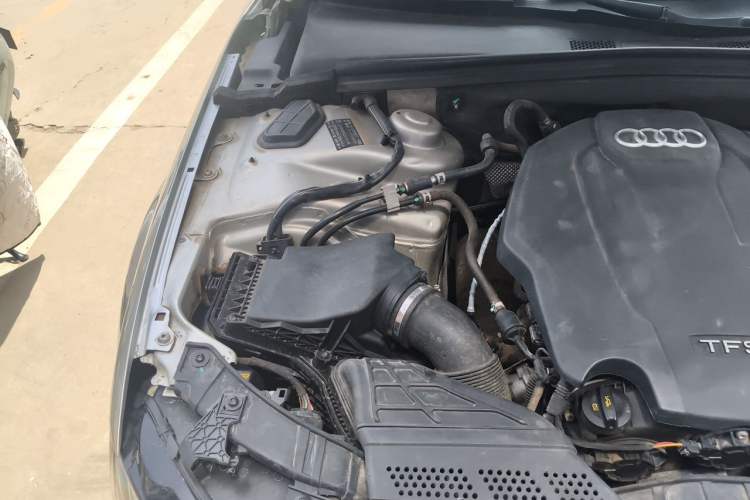 Used Audi A4L 2015 35 TFSI Automatic Comfort Model Engine Bay Right
