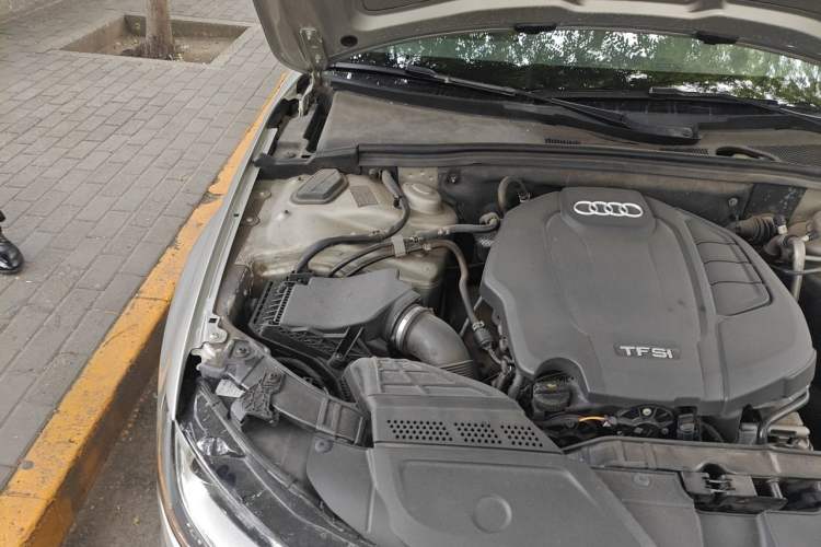 Used Audi A4L 2015 35 TFSI Automatic Comfort Model Engine Bay Right