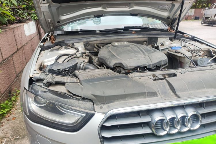 Used Audi A4L 2015 35 TFSI Automatic Comfort Model Engine Bay Right