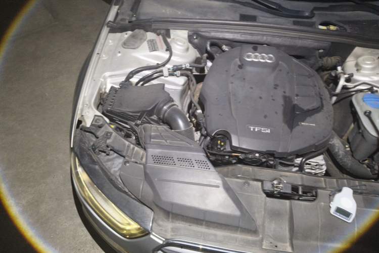 Used Audi A4L 2015 35 TFSI Automatic Comfort Model Engine Bay Right
