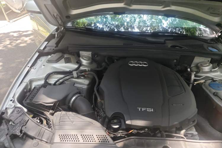 Used Audi A4L 2015 35 TFSI Automatic Comfort Model Engine Bay Right