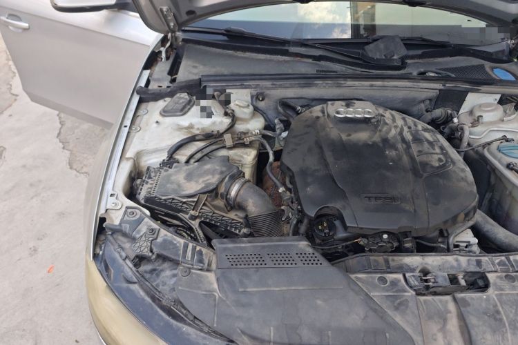 Used Audi A4L 2015 35 TFSI Automatic Comfort Model Engine Bay Right