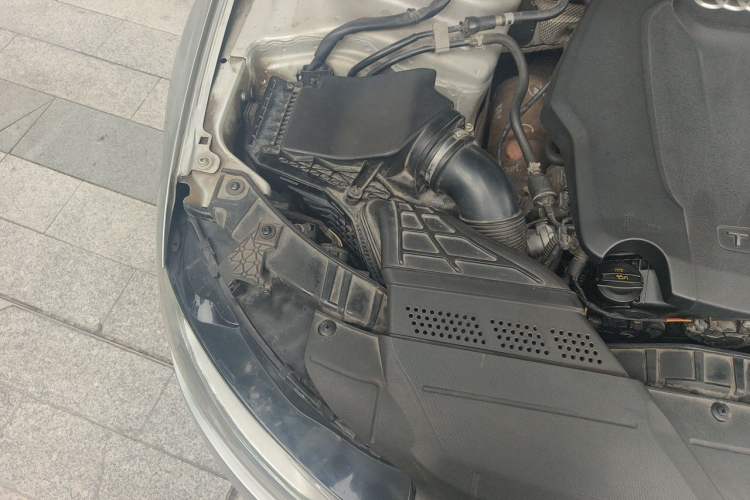 Used Audi A4L 2015 35 TFSI Automatic Comfort Model Engine Bay Right
