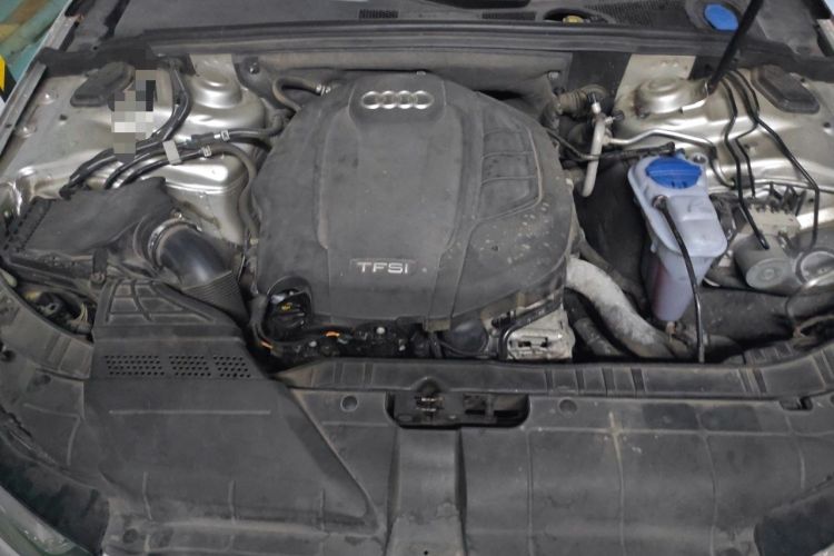 Used Audi A4L 2015 35 TFSI Automatic Comfort Model Engine Bay