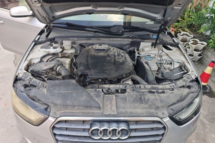 Used Audi A4L 2015 35 TFSI Automatic Comfort Model Engine Bay