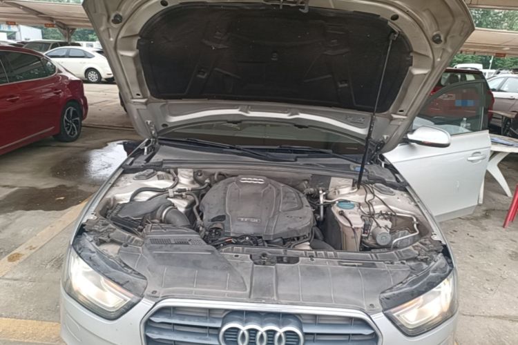 Used Audi A4L 2015 35 TFSI Automatic Standard Model Engine Bay