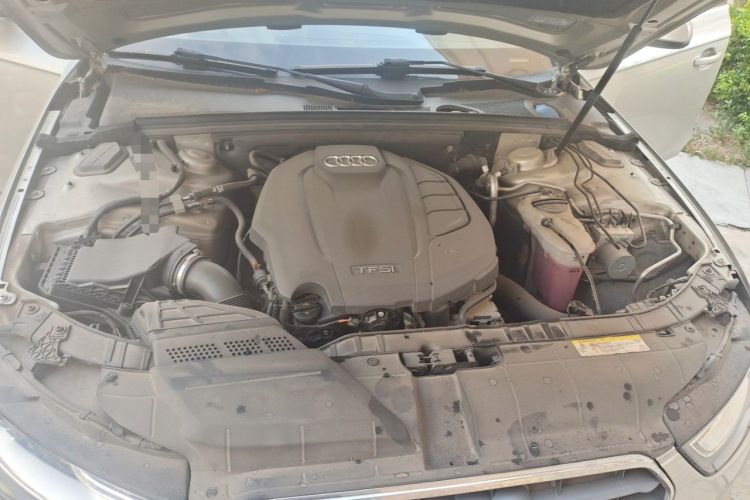 Used Audi A4L 2015 35 TFSI Automatic Comfort Model Engine Bay