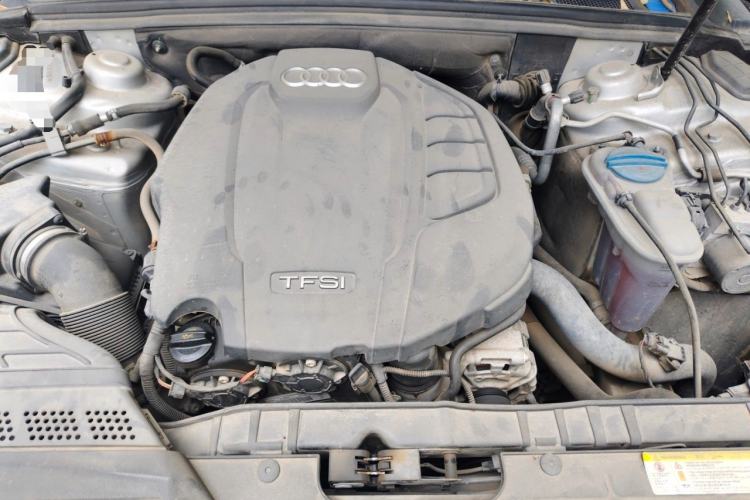 Used Audi A4L 2015 35 TFSI Automatic Standard Model Engine Bay