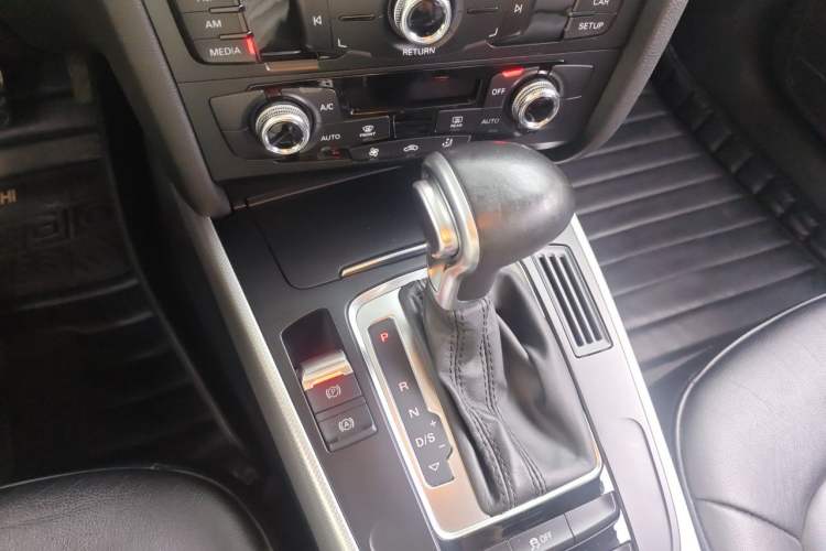 Used Audi A4L 2015 35 TFSI Automatic Standard Model Gear Lever