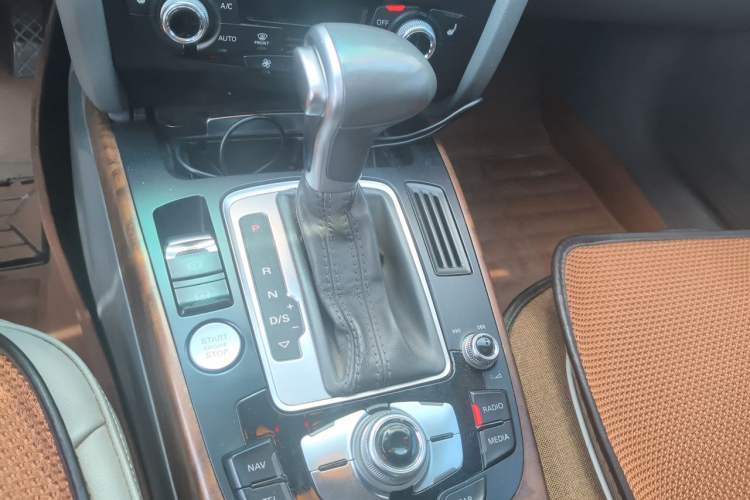 Used Audi A4L 2015 35 TFSI Automatic Comfort Model Gear Lever