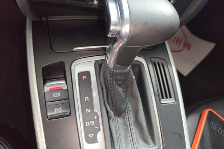 Used Audi A4L 2015 35 TFSI Automatic Standard Model Gear Lever