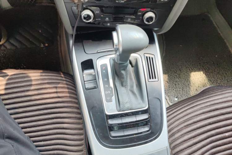 Used Audi A4L 2015 35 TFSI Automatic Standard Model Gear Lever