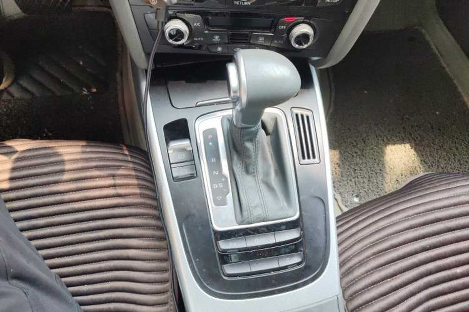 Used Audi A4L 2015 35 TFSI Automatic Standard Model Gear Lever