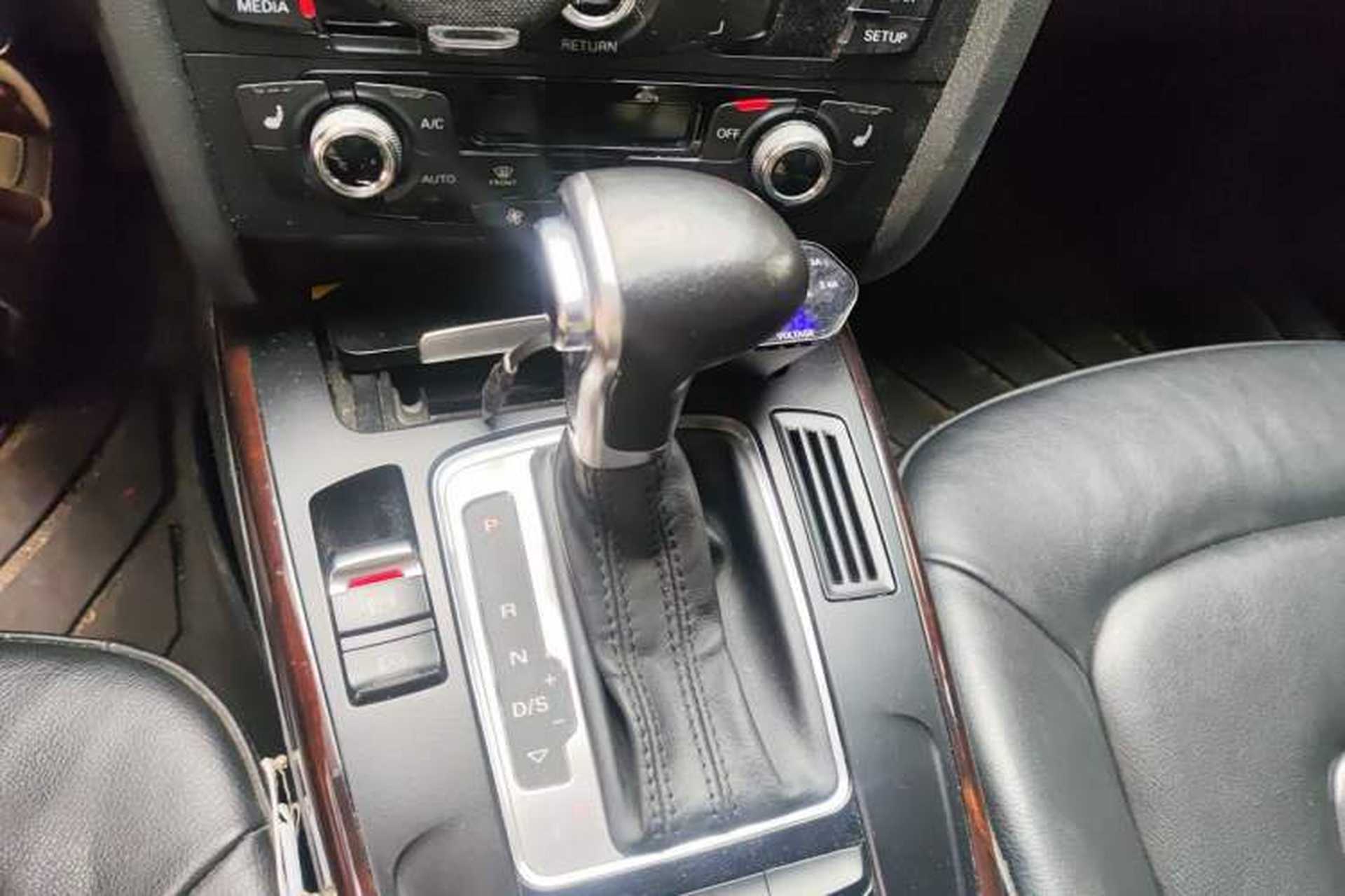 Used Audi A4L 2015 35 TFSI Automatic Comfort Model Gear Lever