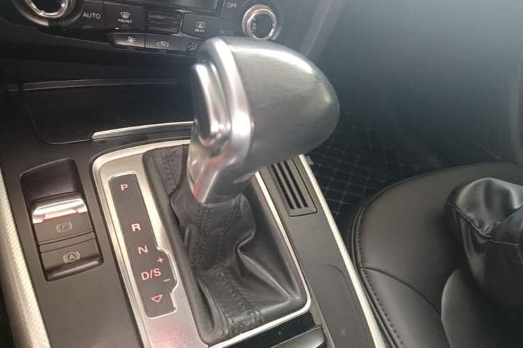 Used Audi A4L 2015 35 TFSI Automatic Standard Model Gear Lever