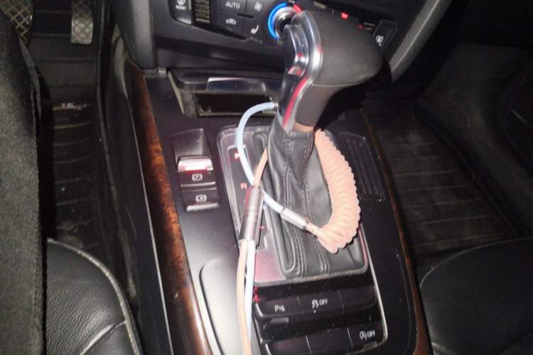 Used Audi A4L 2015 35 TFSI Automatic Comfort Model Gear Lever