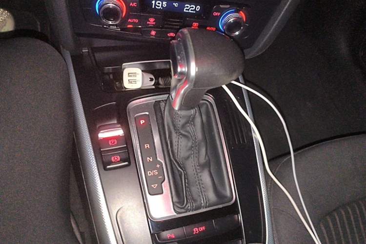 Used Audi A4L 2015 35 TFSI Automatic Standard Model Gear Lever