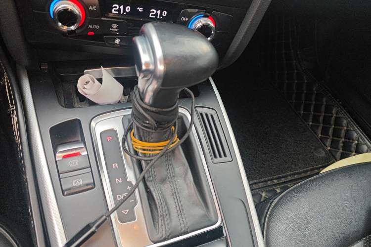 Used Audi A4L 2015 35 TFSI Automatic Standard Model Gear Lever