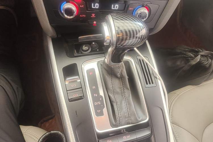 Used Audi A4L 2015 35 TFSI Automatic Standard Model Gear Lever