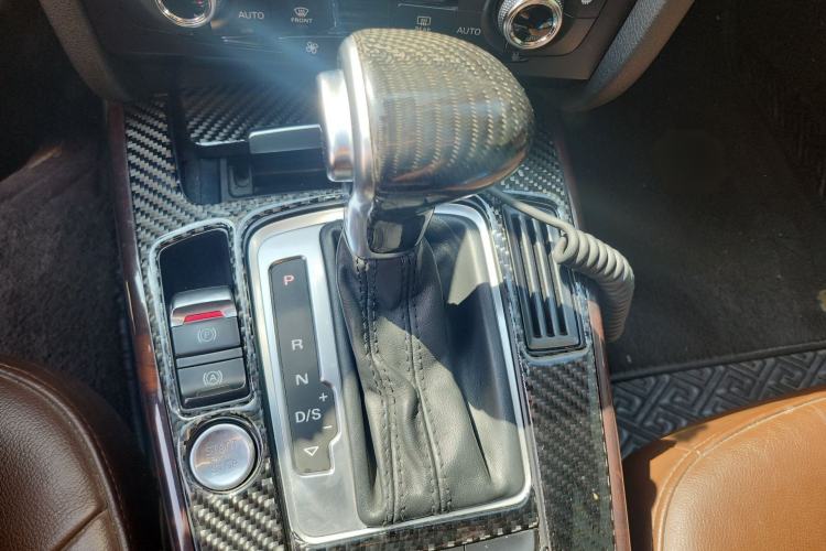 Used Audi A4L 2015 35 TFSI Automatic Comfort Model Gear Lever