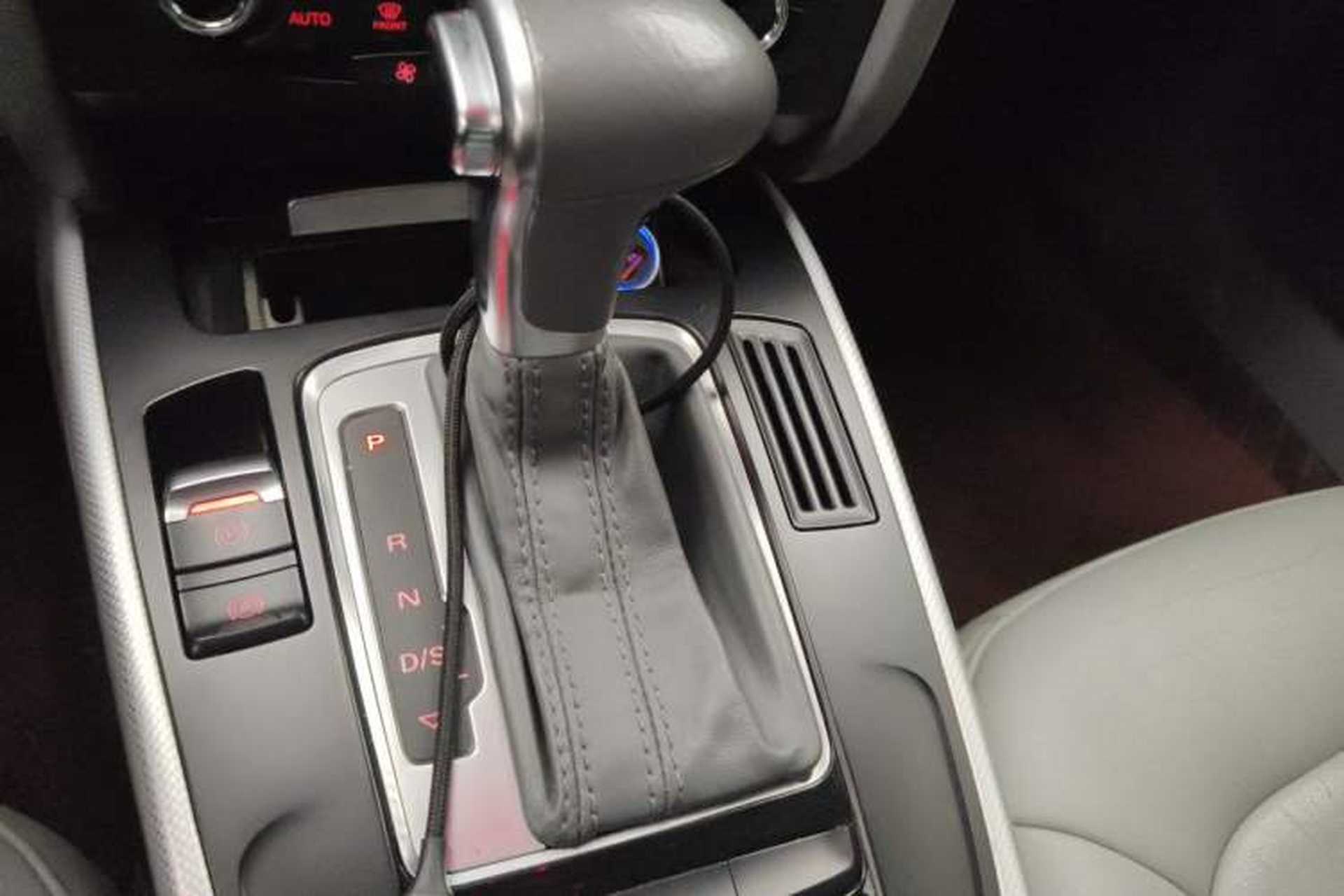 Used Audi A4L 2015 35 TFSI Automatic Comfort Model Gear Lever