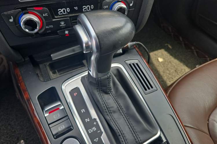 Used Audi A4L 2015 35 TFSI Automatic Comfort Model Gear Lever