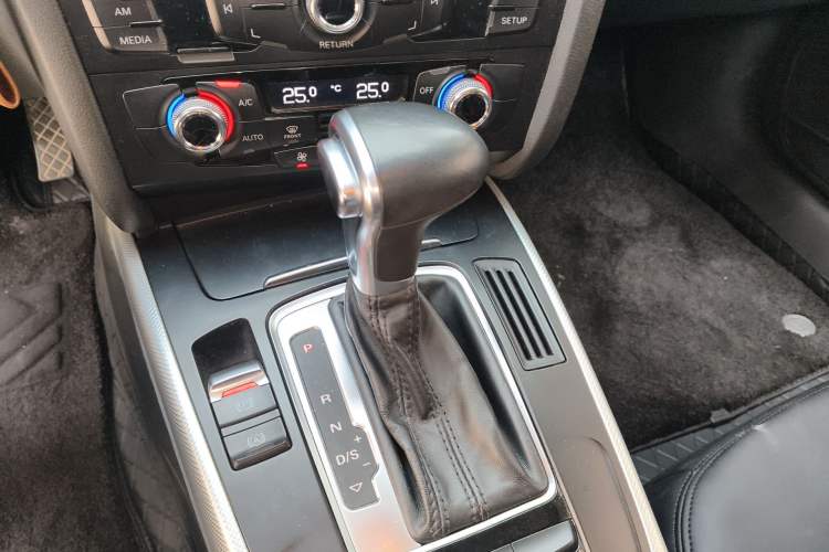 Used Audi A4L 2015 45 TFSI quattro Individual Sport Edition Gear Lever