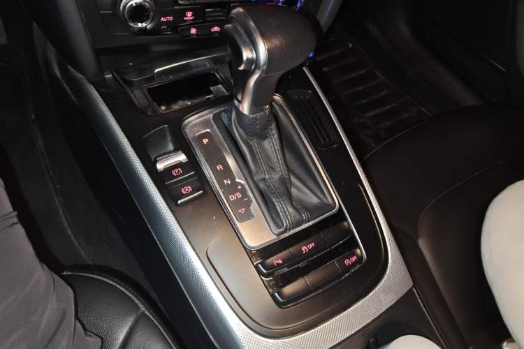 Used Audi A4L 2015 35 TFSI Automatic Standard Model Gear Lever