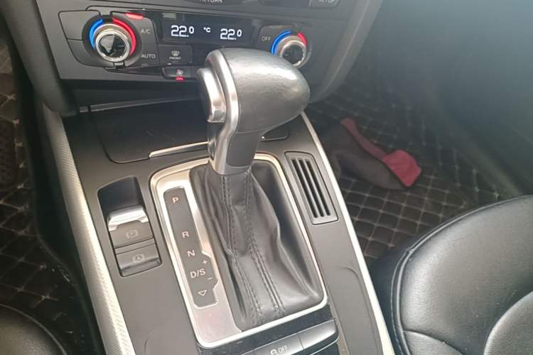 Used Audi A4L 2015 35 TFSI Automatic Standard Model Gear Lever