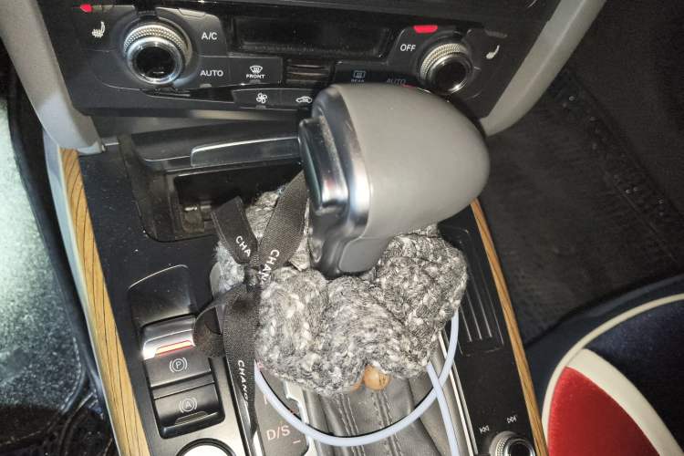 Used Audi A4L 2015 35 TFSI Automatic Luxury Edition Gear Lever