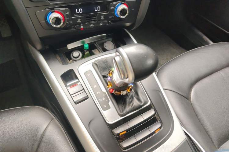 Used Audi A4L 2015 35 TFSI Automatic Standard Model Gear Lever