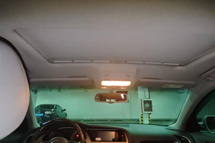 Used Audi A4L 2015 35 TFSI Automatic Comfort Model Headliner