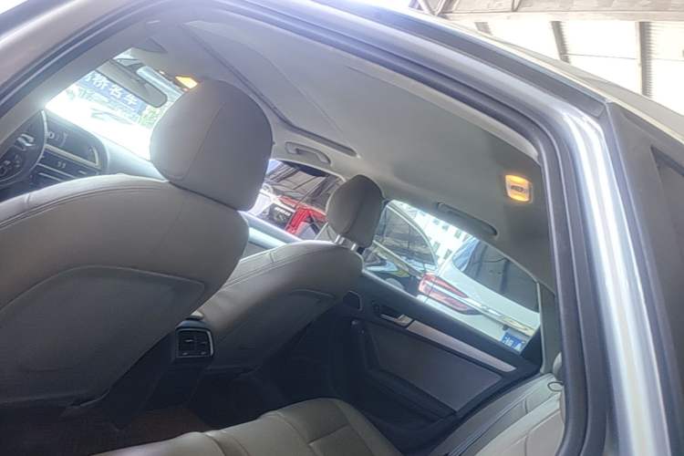 Used Audi A4L 2015 35 TFSI Automatic Standard Model Headliner