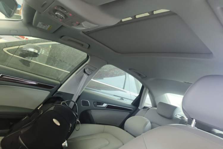 Used Audi A4L 2015 35 TFSI Automatic Comfort Model Headliner