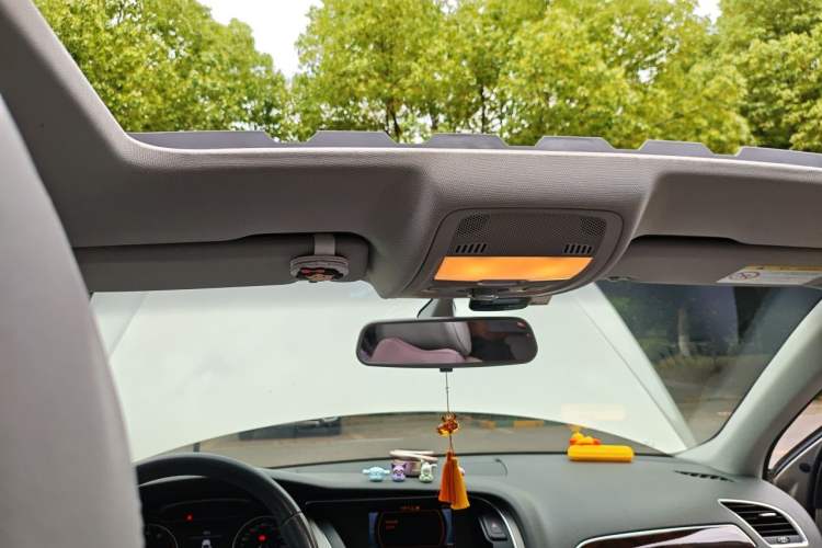 Used Audi A4L 2015 35 TFSI Automatic Comfort Model Headliner