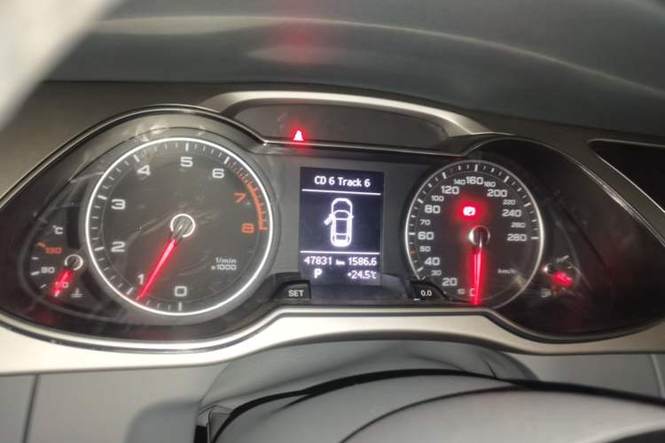 Used Audi A4L 2015 35 TFSI Automatic Comfort Model Instrument Cluster