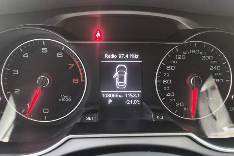 Used Audi A4L 2015 35 TFSI Automatic Comfort Model Instrument Cluster