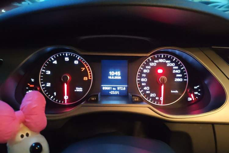 Used Audi A4L 2015 35 TFSI Automatic Comfort Model Instrument Cluster
