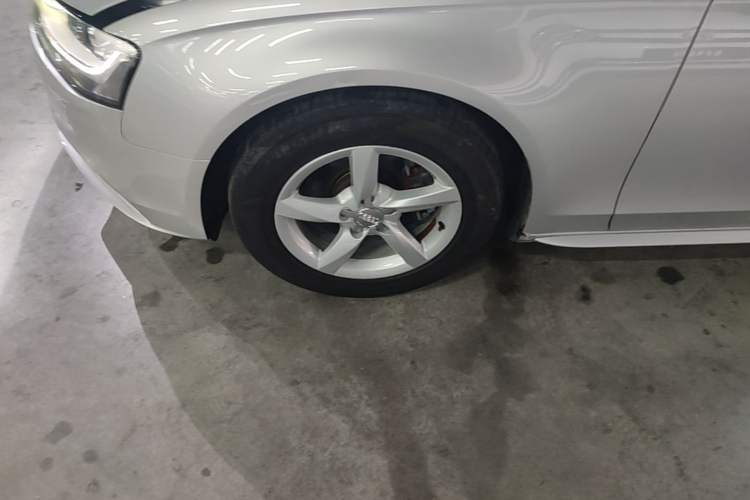 Used Audi A4L 2015 35 TFSI Automatic Standard Model Left Front Wheel Hub