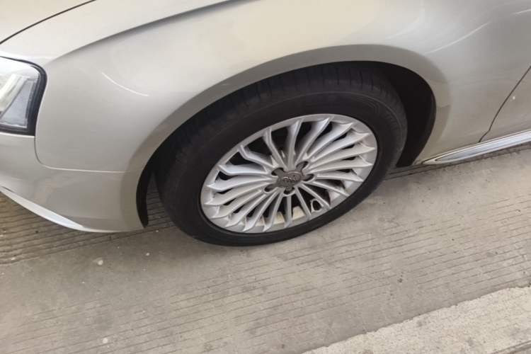 Used Audi A4L 2015 35 TFSI Automatic Comfort Model Left Front Wheel Hub