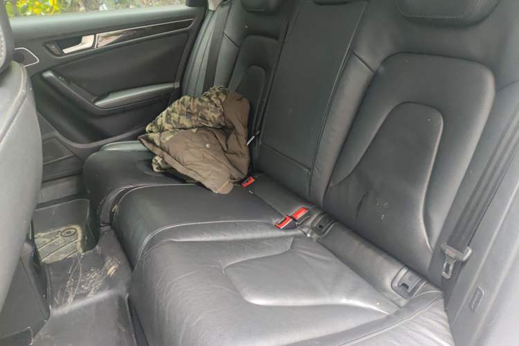 Used Audi A4L 2015 35 TFSI Automatic Comfort Model Left Rear Seat