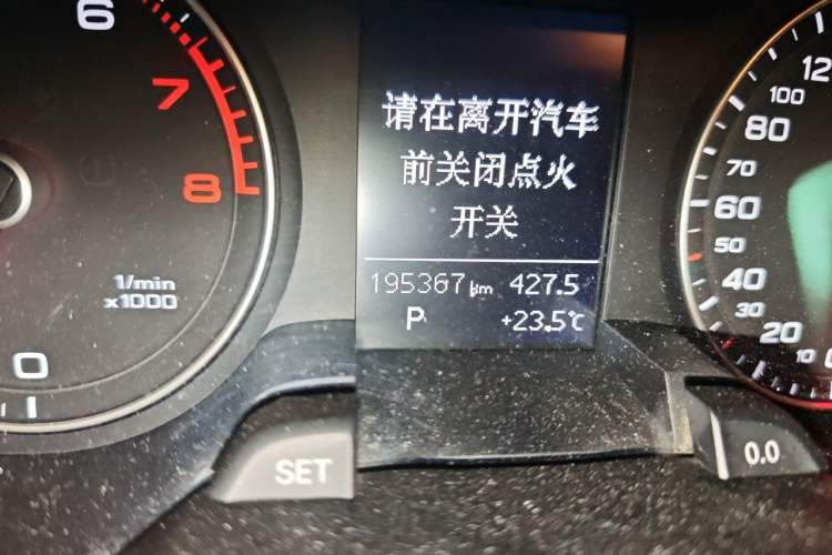 Used Audi A4L 2015 35 TFSI Automatic Comfort Model Odometer Close Up