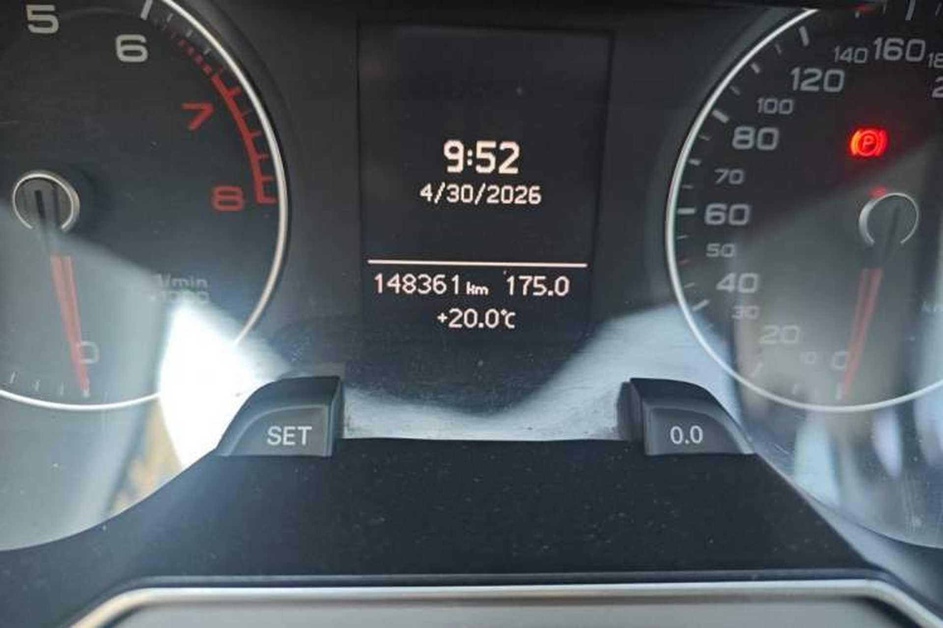 Used Audi A4L 2015 45 TFSI quattro Individual Sport Edition Odometer Close Up